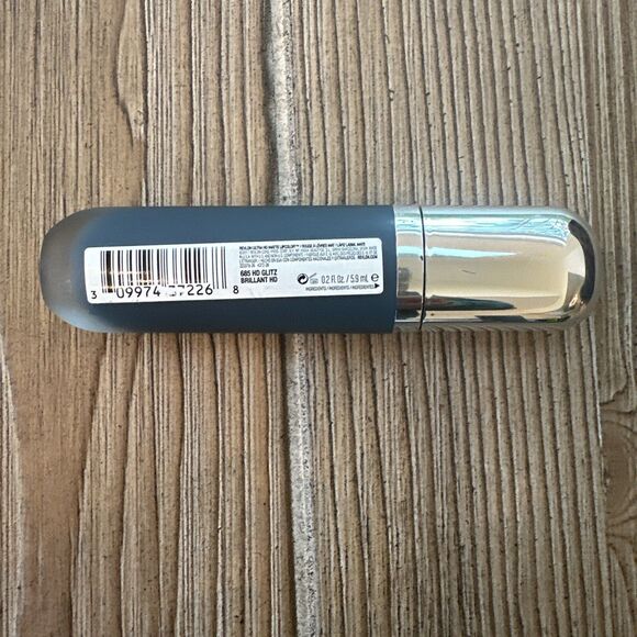 Revlon Ultra HD Metallic Matte Lipcolor - Picture 2 of 3